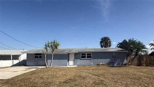 818 Bayview Dr, RUSKIN, FL, 33570-2805 | Card Image