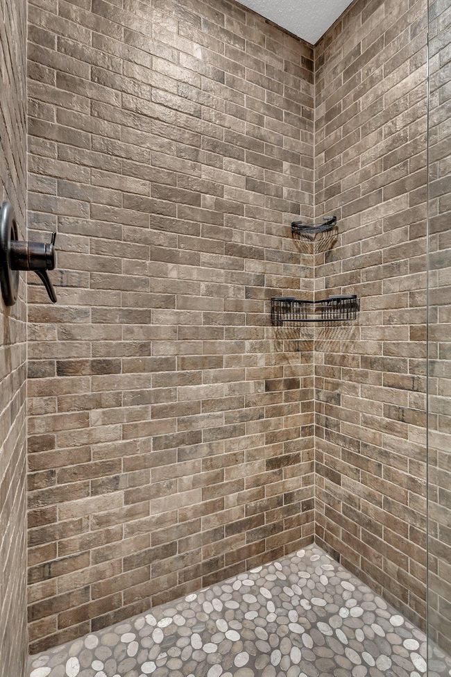 Tile Shower | Image 72
