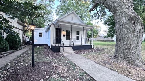 807 N Morris Ave, Bloomington, IL, 61701-2710 | Card Image