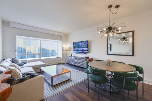 3510-1435 Brickell Ave, Miami, FL, 33131-3407 | Card Image