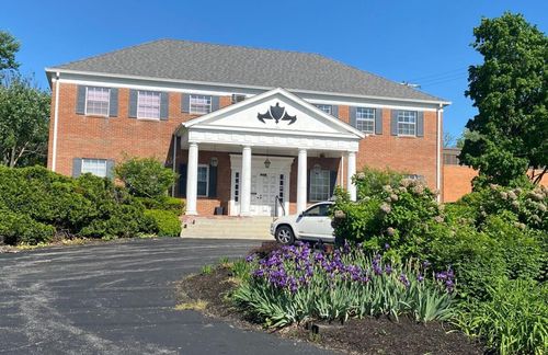 6660 N High St, Worthington, OH, 43085-2537 | Card Image