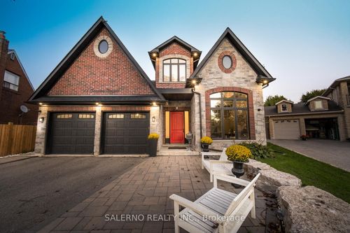 11 Compton Cres, North York, ON, M3M2C3 | Card Image