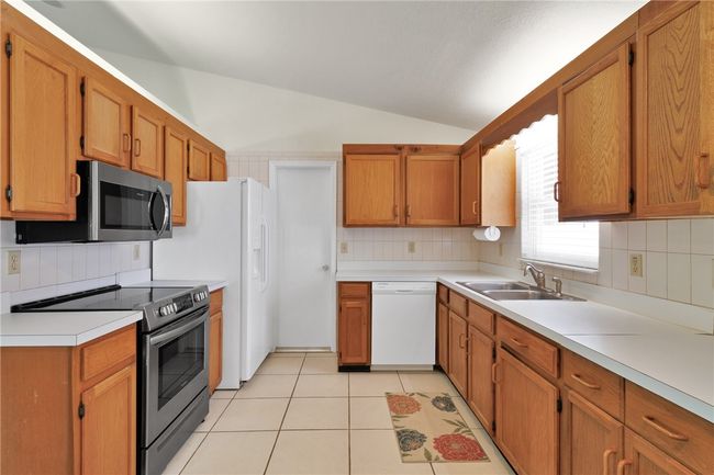 2225 86 Th Dr, House other with 2 bedrooms, 2 bathrooms and null parking in Vero Beach FL | Image 19
