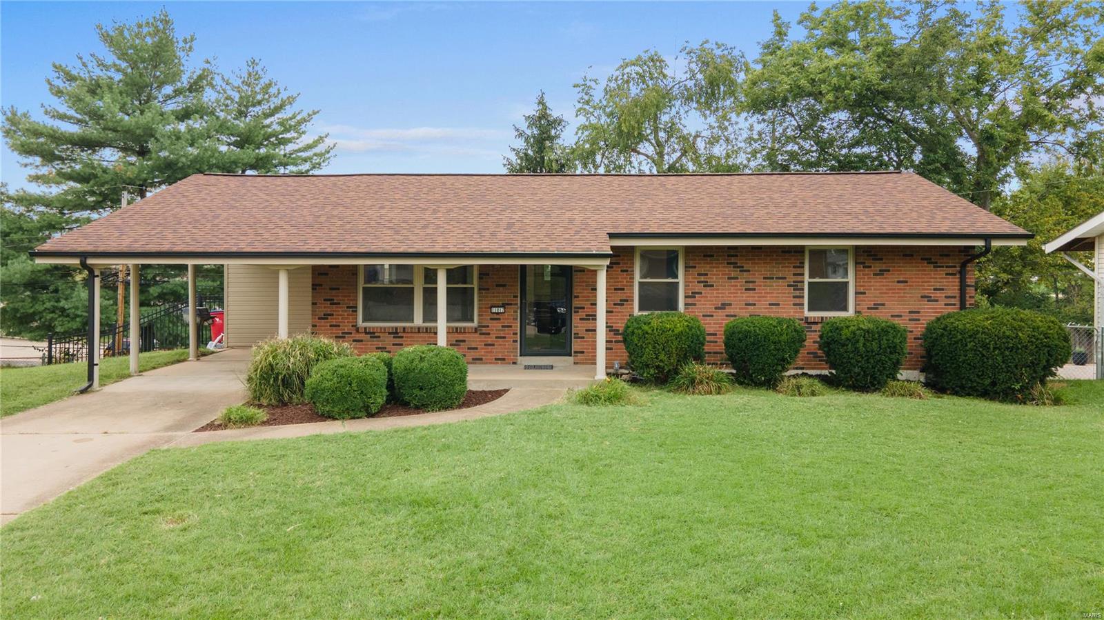 Acton Dr, Saint Louis, MO 63123