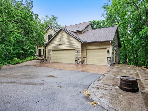 2425 Peace Cir, Shakopee, MN, 55379-3379 | Card Image