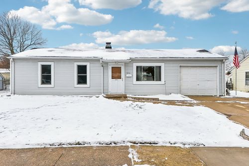 916 Mulberry Ln, Streamwood, IL, 60107-2105 | Card Image