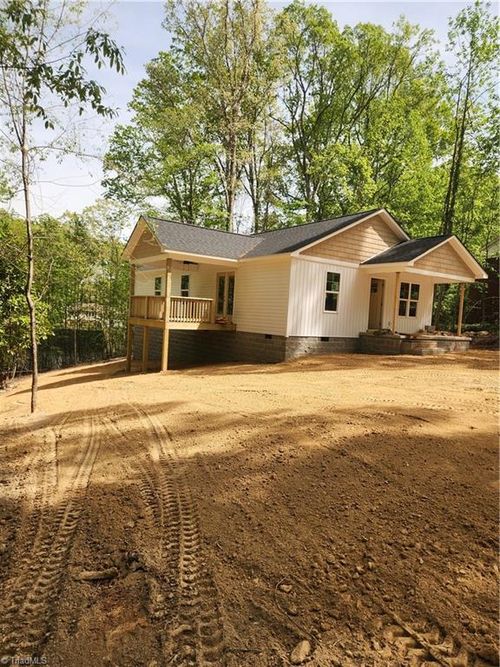 1515 Shamrock Rd, Asheboro, NC, 27205-7060 | Card Image