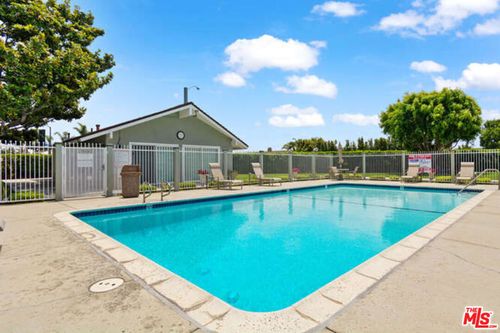 16951 Canyon Ln, Huntington Beach, CA, 92649-4012 | Card Image