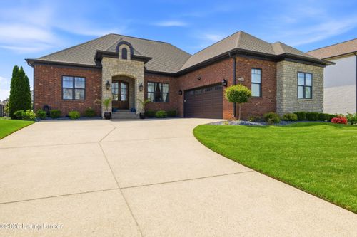 6368 Clore Ln, Crestwood, KY, 40014-8042 | Card Image
