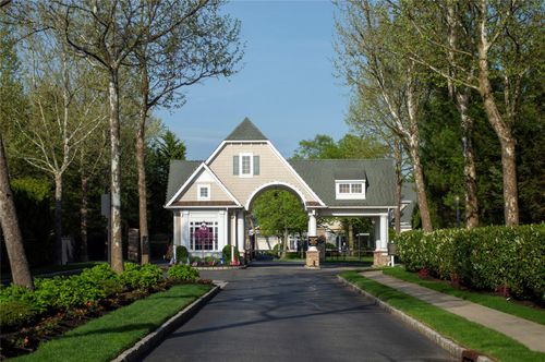 20 Concerto Dr, Lake Grove, NY, 11755-1311 | Card Image