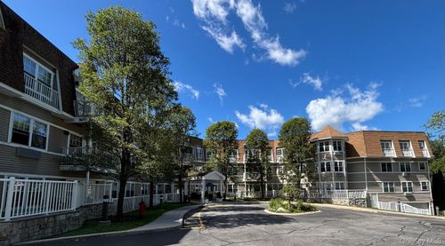 311-311 Sutton Dr, Mount Kisco, NY, 10549-1153 | Card Image
