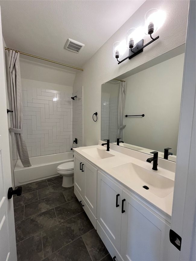 Spare bathroom up | Image 32