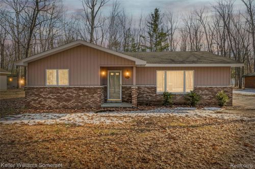 208 Hitchcock Ave, Roscommon, MI, 48653-8914 | Card Image