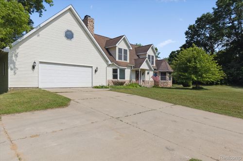 17035 Weber Rd, Holly, MI, 48442-8616 | Card Image
