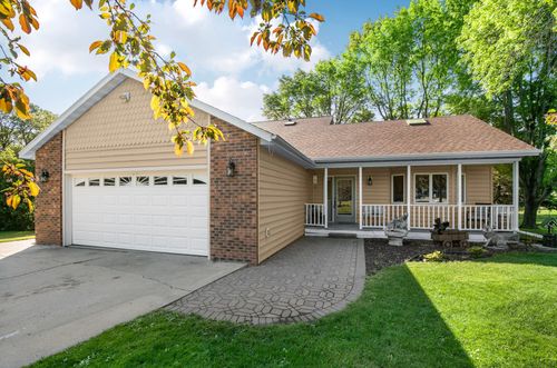 404 7th St Ne, Melrose, MN, 56352-2204 | Card Image