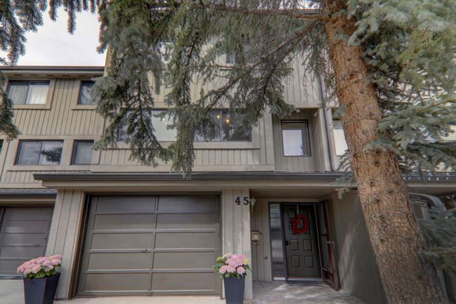 45 - 10401 19 Street Sw, Home with 3 bedrooms, 2 bathrooms and 1 parking in Calgary AB | Image 3