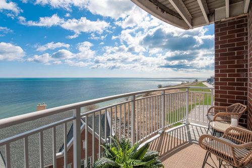 408-3930 S Lake Drive, Saint Francis, WI, 53235 | Card Image