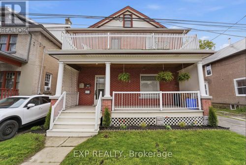 15 Avenue Place, Welland (Welland Downtown), ON, L3B4B2 | Card Image
