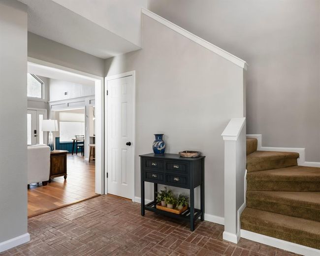 Entryway | Image 4