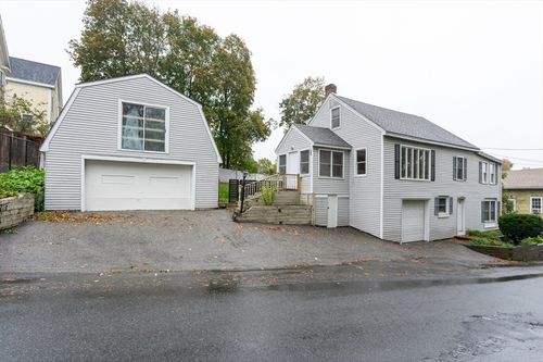 4 Clark St, Amesbury, MA, 01913-2521 | Card Image