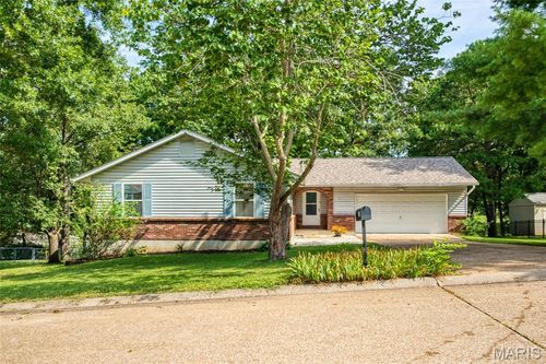 6131 Barrington Oaks Dr, Cedar Hill, MO, 63016-2246 | Card Image