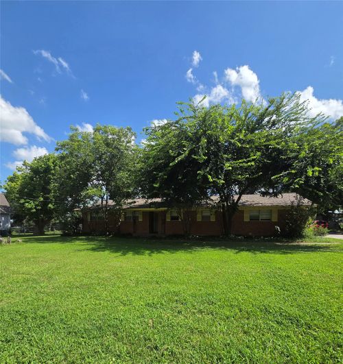 305 School House Rd, Paradise, TX, 76073-2619 | Card Image