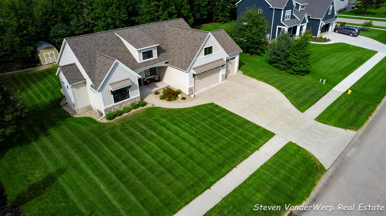 Copper Ct, Grand Haven, MI 49417