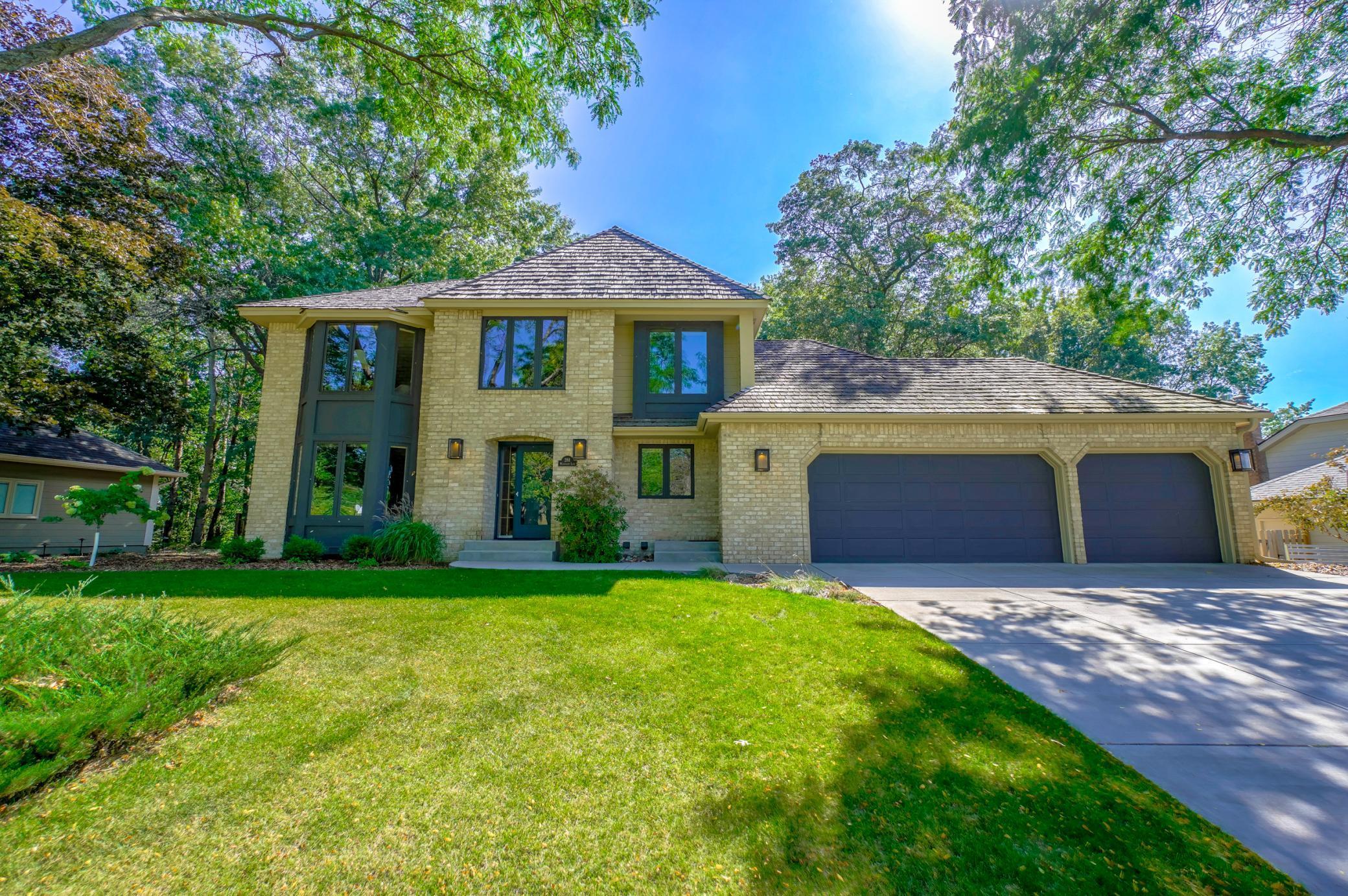 Meadowood Ln, Saint Paul, MN 55127