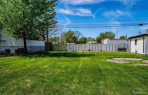 26143 Groveland St, Madison Heights, MI, 48071-3645 | Card Image