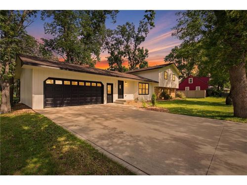250 School Ave, Brooten, MN, 56316-4749 | Card Image