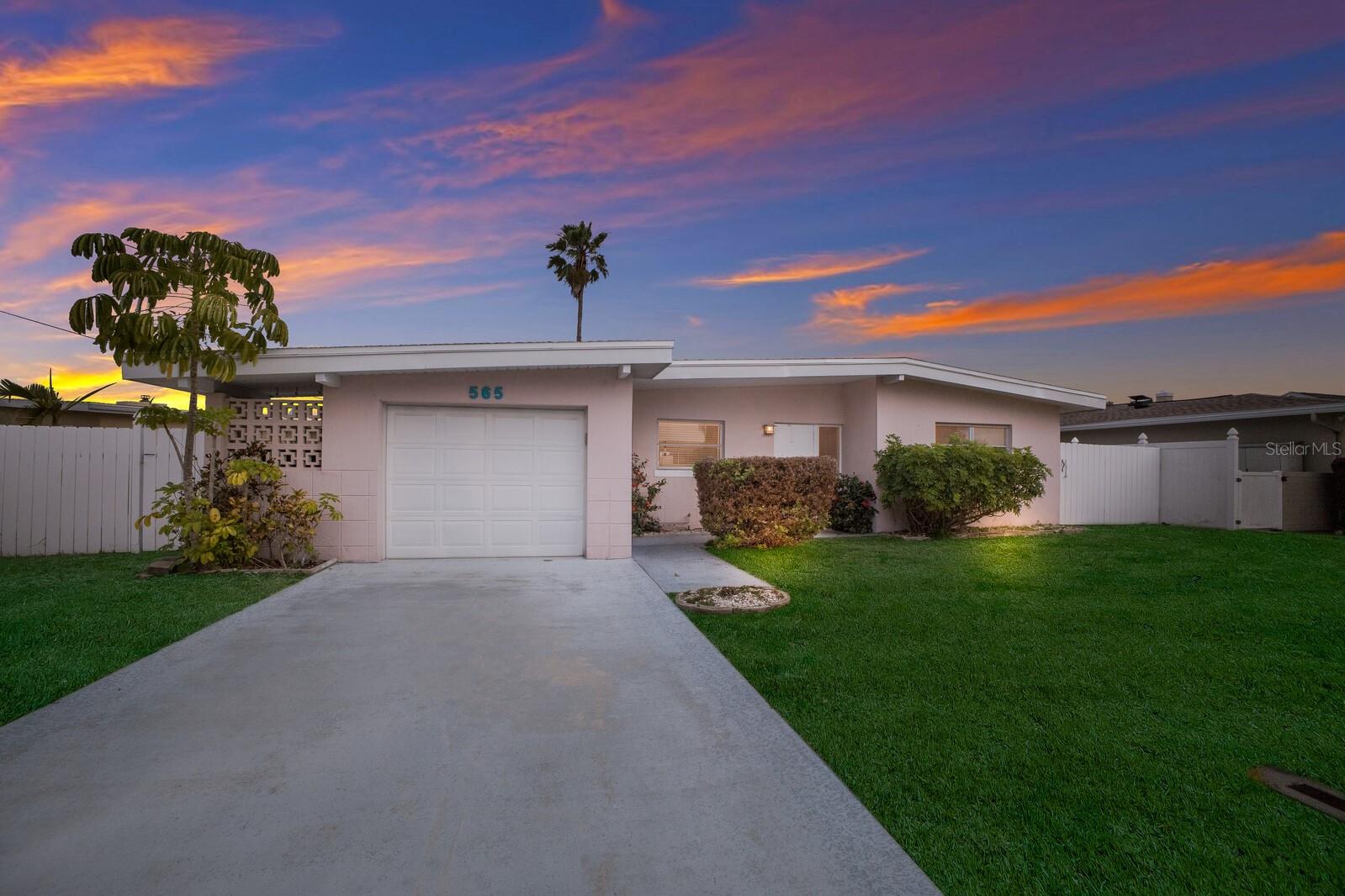 115th Ave, Treasure Island, FL 33706