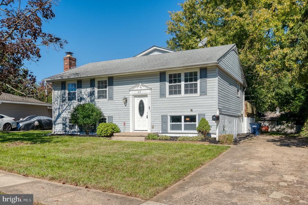 Residential in EDGEWOOD