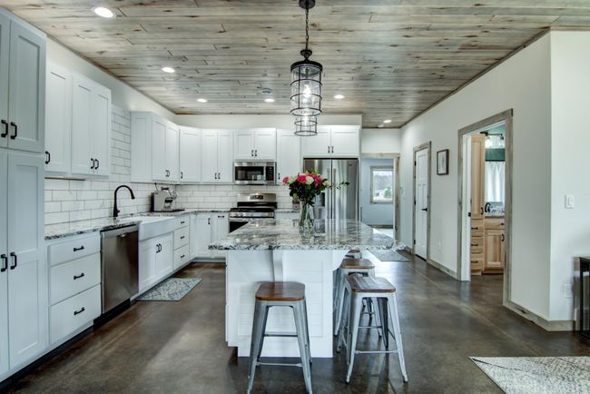 All kitchen appliances are included in the sale! | Image 6