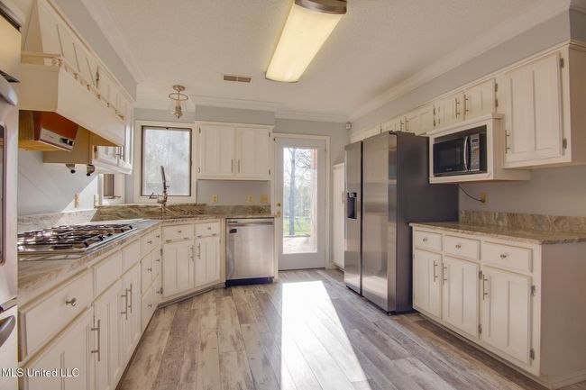 Kitchen | Image 6