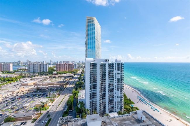 2906 - 16699 Collins Ave, Condo with 3 bedrooms, 2 bathrooms and null parking in Sunny Isles Beach FL | Image 4