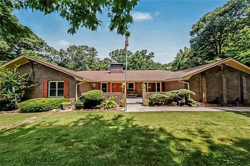 124 Shadow Lake Dr Sw, Lilburn, GA, 30047-2917 | Card Image
