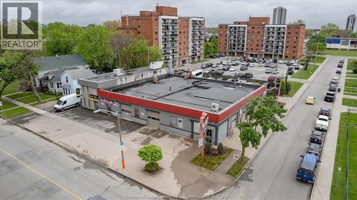 857 Howard Ave, Windsor, ON, N9A1S1 | Card Image