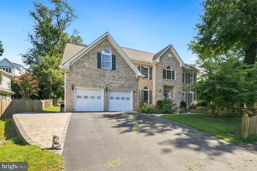 2321 Grove Ave, FALLS CHURCH, VA, 22046-2204 | Card Image