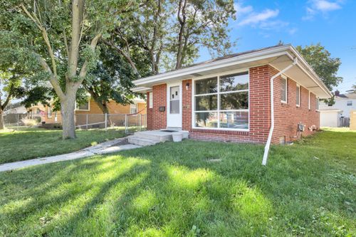 3452 1st Ave, RACINE, WI, 53402-3851 | Card Image