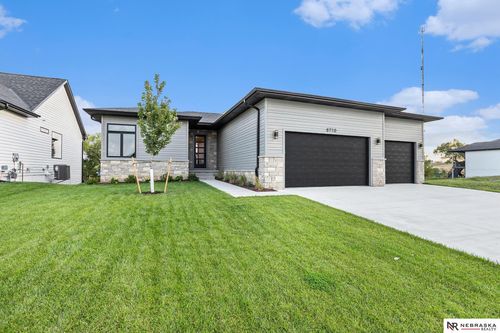 8710 Dragonfly Ln, Lincoln, NE, 68526-1770 | Card Image