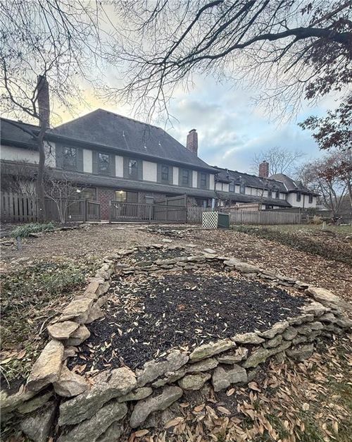 10209 Foster St, Overland Park, KS, 66212-2550 | Card Image