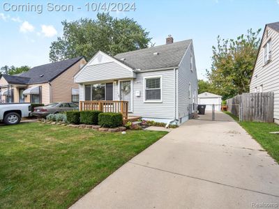 13670 Talbot Street, Home with 3 bedrooms, 1 bathrooms and null parking in Oak Park MI | Image 2