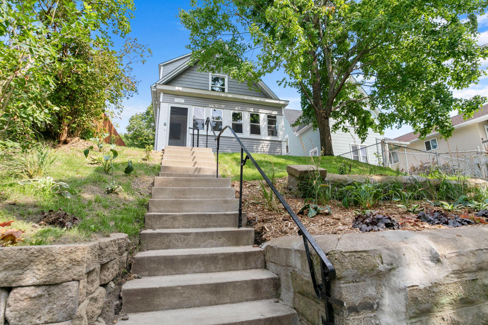 Earl St, Saint Paul, MN 55106