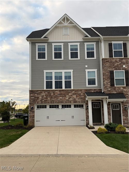 3419 Links Dr, Fairlawn, OH, 44333-3013 | Card Image