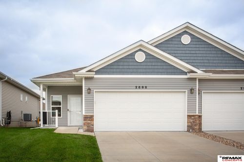 2868 Wagon Dr, Lincoln, NE, 68507-1018 | Card Image