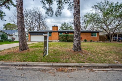 913 Ross Trail, Arlington, TX, 76012 | Card Image