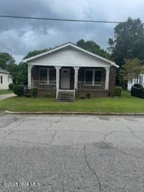 517 Henry St, Rocky Mount, NC, 27803-2829 | Card Image