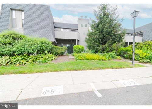 133-25 S Church Rd, MAPLE SHADE, NJ, 08052-3068 | Card Image