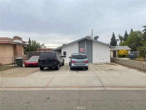 1303 Washington, Bakersfield, CA, 93308 | Card Image