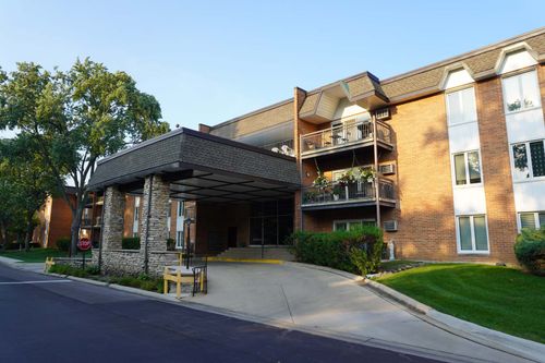 apt-l305-4250 Saratoga Ave, Downers Grove, IL, 60515-1956 | Card Image
